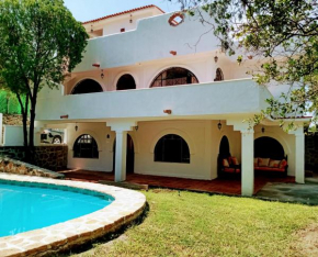 Villa estilo Mexicano en Tequesquitengo, Morelos.